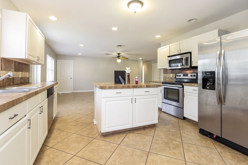 Building Photo - 1413 SW 11th Pl