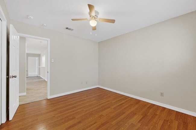 Building Photo - 5300 Honey Dew Terrace