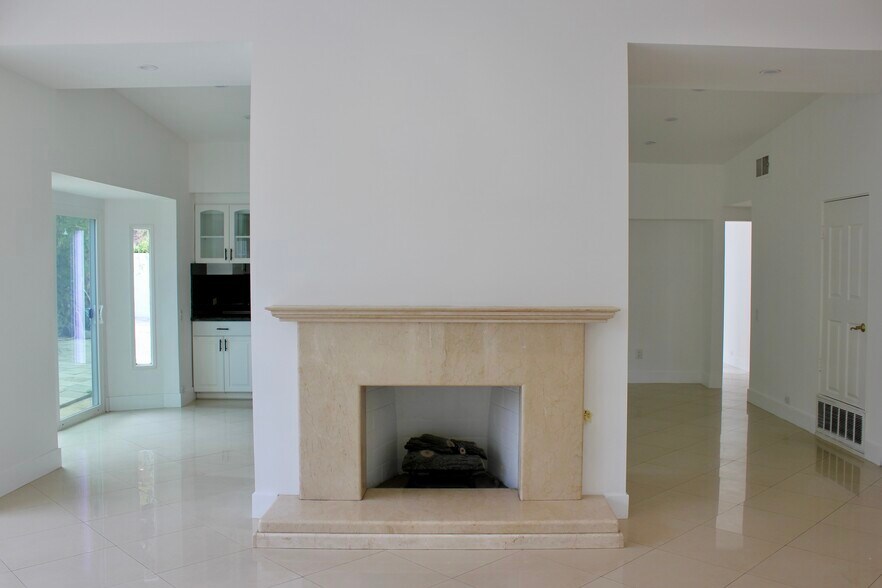 Building Photo - 1265 Bienveneda Ave