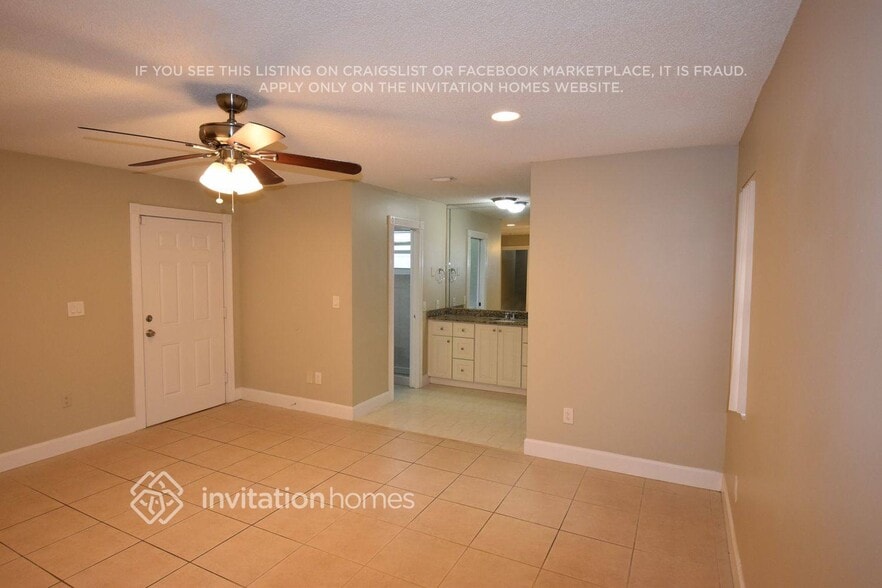 Building Photo - 1411 SW 139th Ave