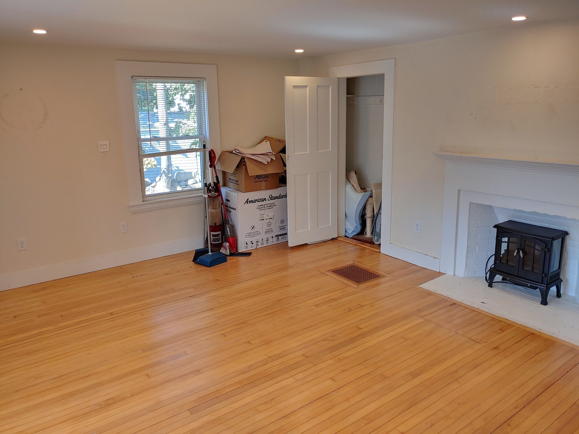 Building Photo - 75 Lincoln St