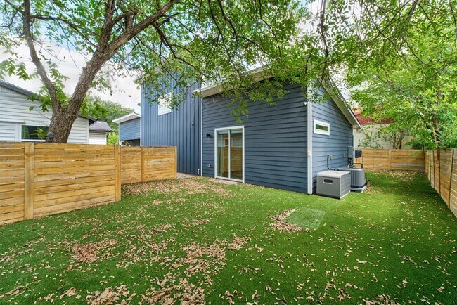 Building Photo - 6503 Felix Ave