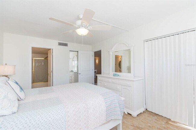 Building Photo - 5510 Del Sol Blvd