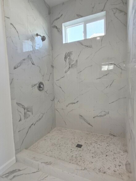 Building Photo - 9840 Mesquite Ave