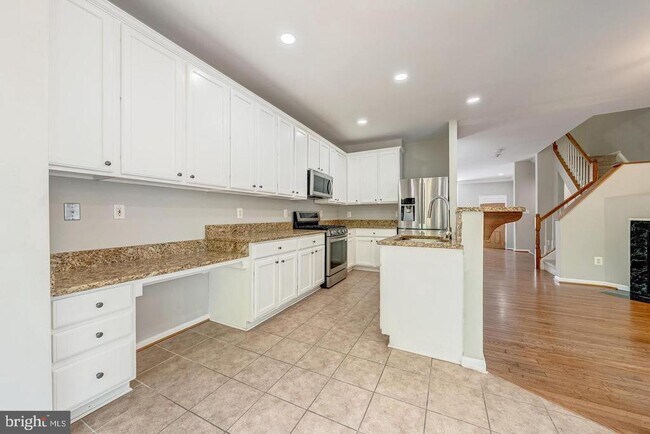 Building Photo - 43122 Forest Edge Square