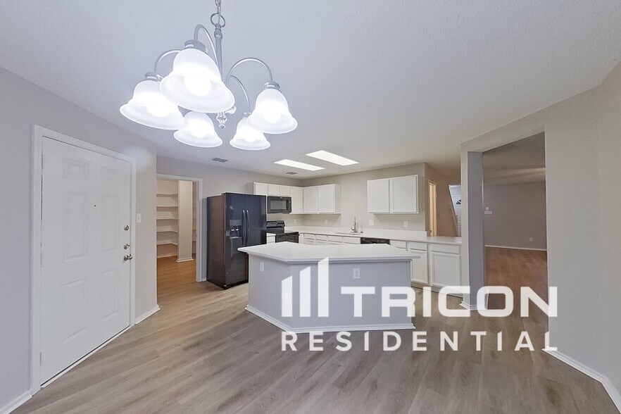 Building Photo - 2208 Capstan Dr