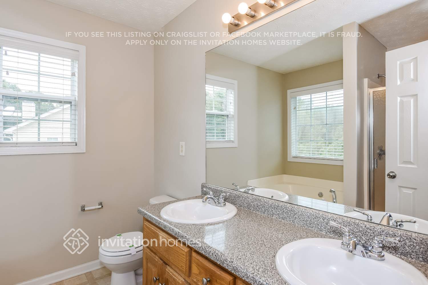 Building Photo - 3329 Silver Ridge Dr
