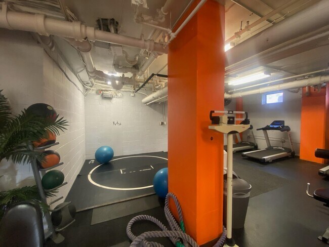 Building Photo - 10 Huron Ave