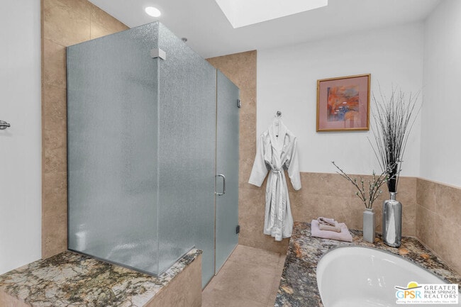 Building Photo - 10 Colgate Dr