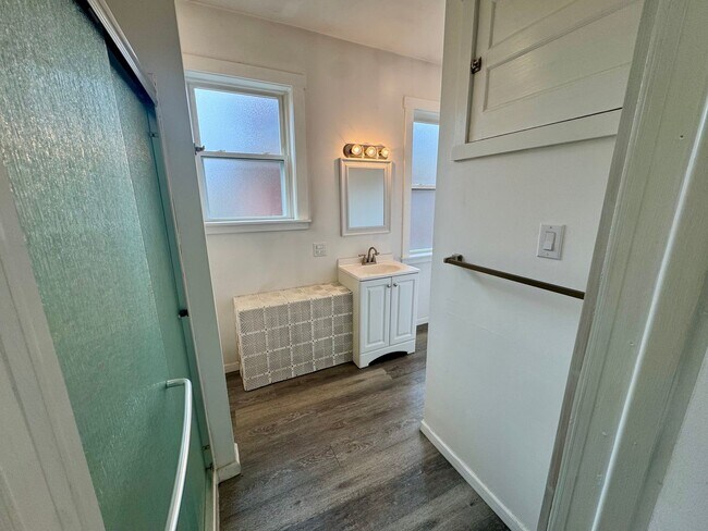 Building Photo - 1939 Crafton Blvd