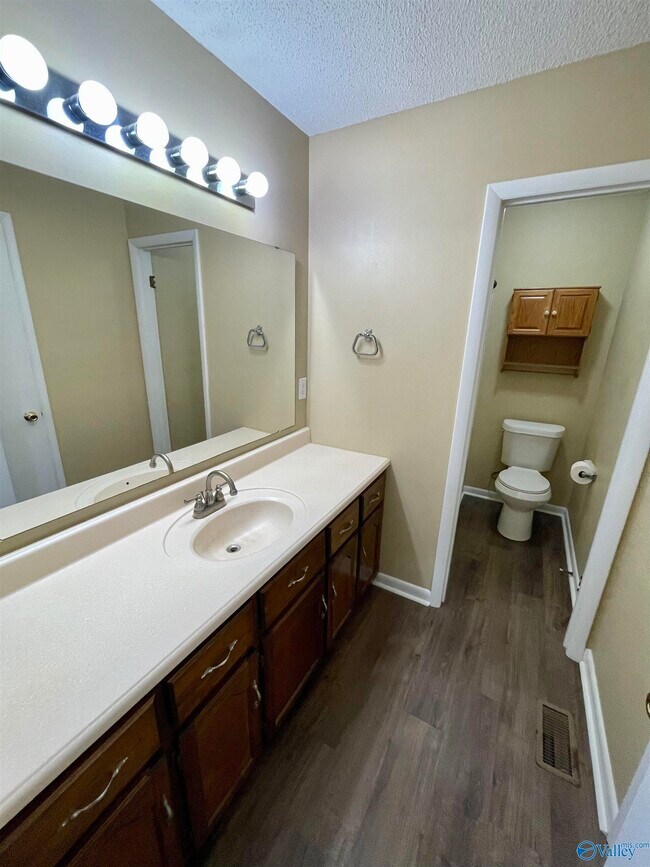 Building Photo - 17556 Fairway Dr