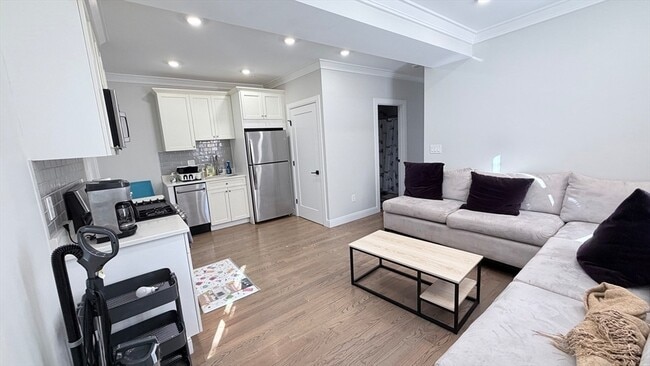 Building Photo - 93 George St