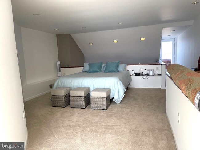 Building Photo - 28 Main St