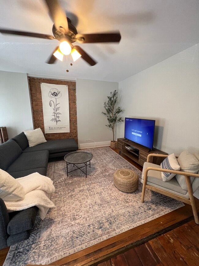 Building Photo - 46 Hickory St