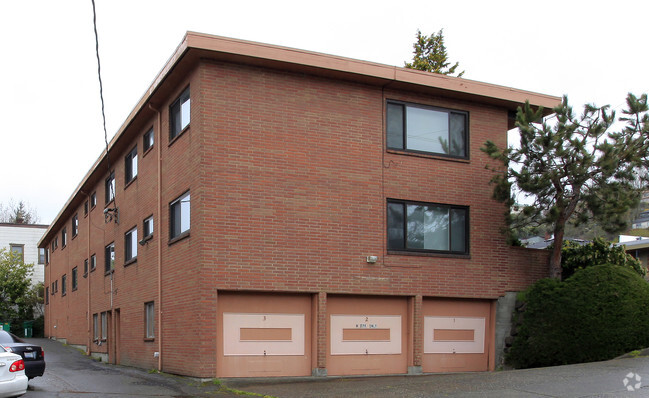 Building Photo - The Fairlane