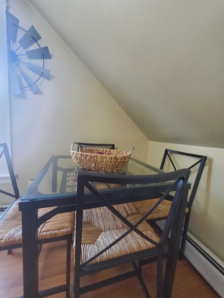 Building Photo - 55 Mapleton St