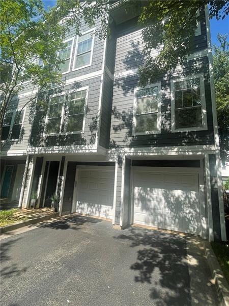 Primary Photo - 1064 Park Row N