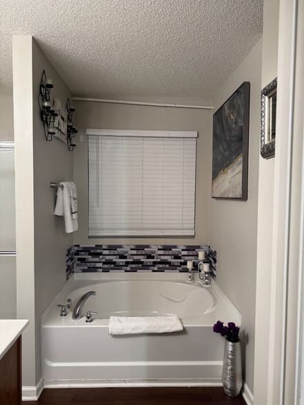 Building Photo - 4450 Snowcrest Ln