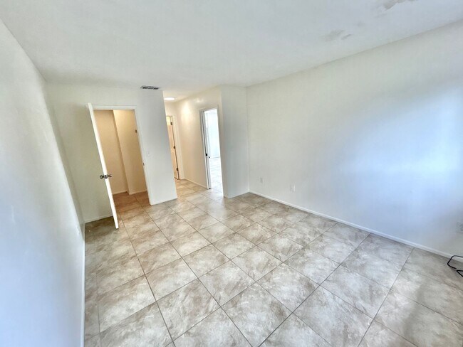 Building Photo - 4224-4224 62nd St W