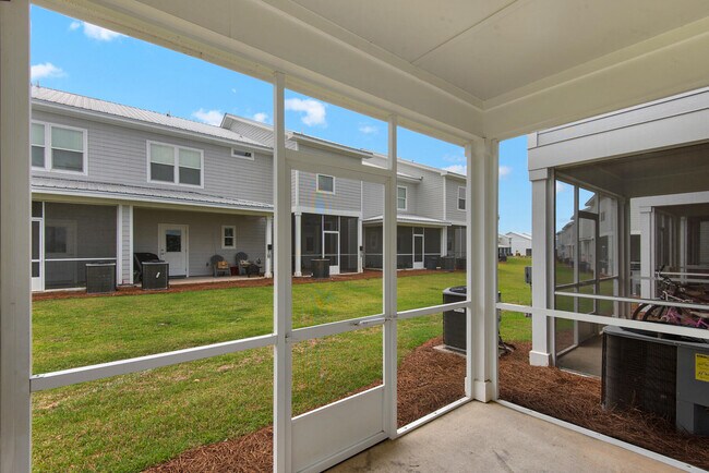 Building Photo - 384 Date Palm Ln