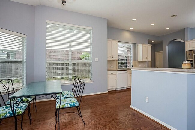 Building Photo - 6105 Jordan Dr