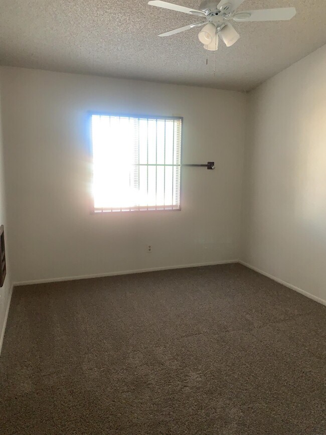 Building Photo - 2182 N Pantano Rd