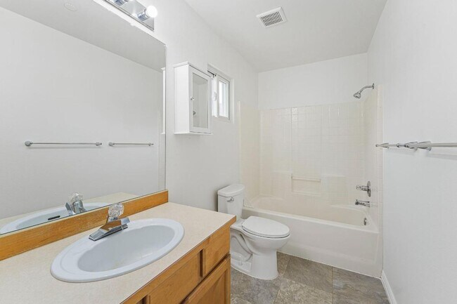 Building Photo - Spacious DuPont Home with A/C, Bonus Loft, Large Patio & Fully Fenced Yard!
