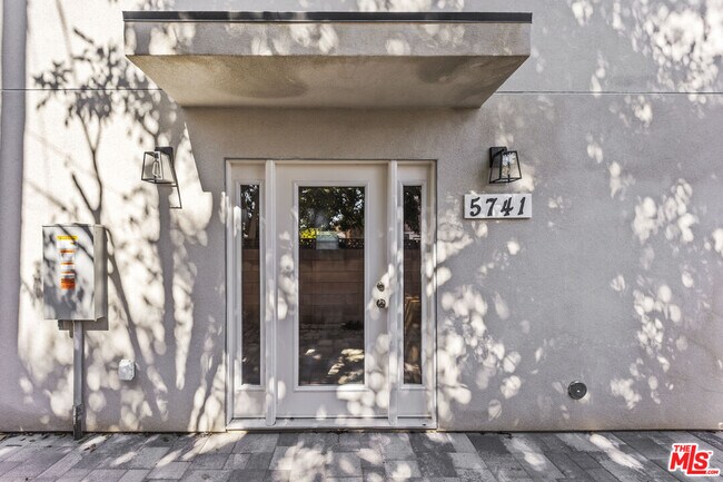 Building Photo - 5741 Simpson Ave