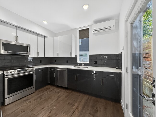 Building Photo - 809 NW 52nd St