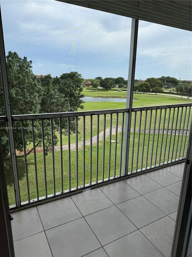 Building Photo - 13550 SW 6th Ct