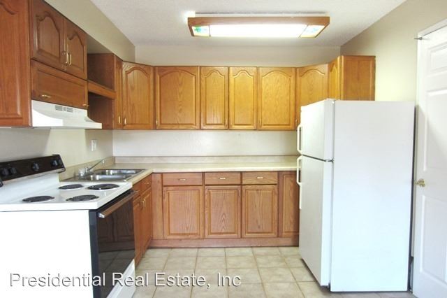 Building Photo - 110 Roundtable Dr