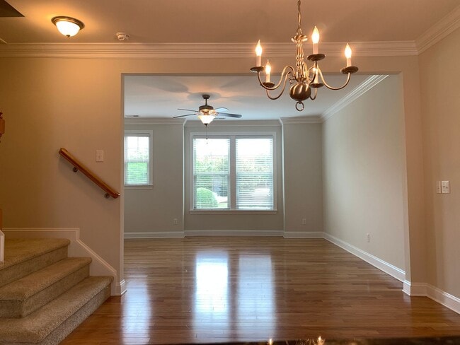 Building Photo - PRIME LOCATION, 3 Bedrooms Suites Apex TH ...
