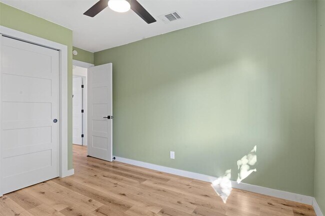 Building Photo - 7718 Croftwood Dr