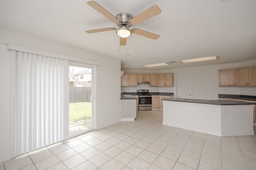 Building Photo - 6410 Nottoway Ct