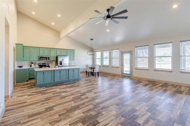 Building Photo - 303 Bob's Trail