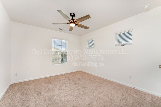 Building Photo - 2034 Highland Park Dr