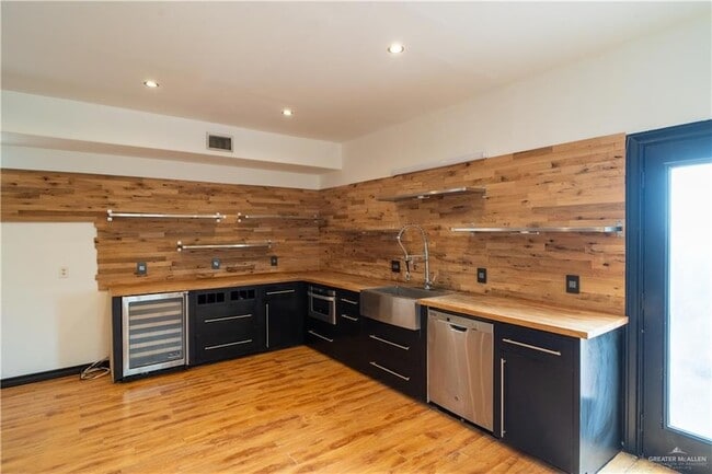 Building Photo - 3210 Black Oak Ln