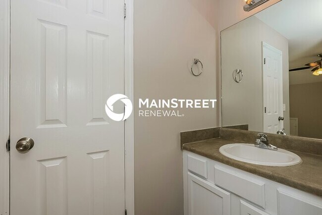 Building Photo - 3 Bedroom Pet-Friendly Home in ANTIOCH, TN with Main Street Renewal