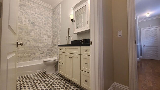 Building Photo - Updated top of the line Edwardian House in...