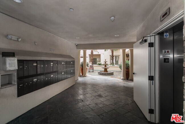 Building Photo - 15206 Burbank Blvd