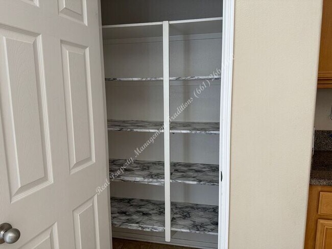 Building Photo - *** Please call us @ 661-266-1400 for information on availability, showings and applications proc...