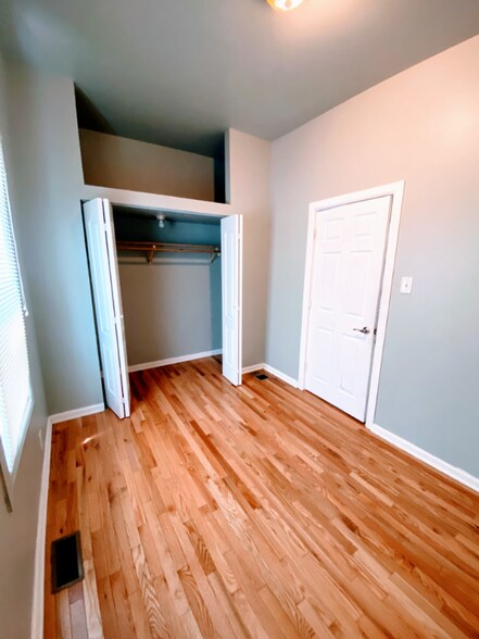 Building Photo - 3418 W McLean Ave
