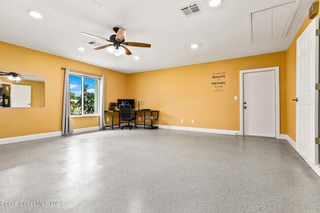 Building Photo - 1796 Dwyer Pl NE