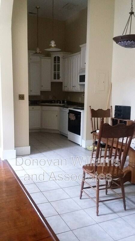 Building Photo - 135 E Wilson Ave