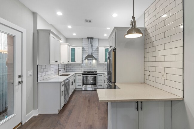 Kitchen design features - 1618 S 2nd St
