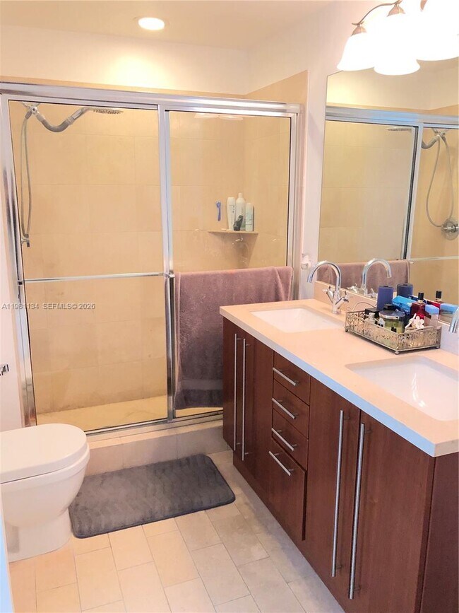 Building Photo - 1111 SW 1st Ave