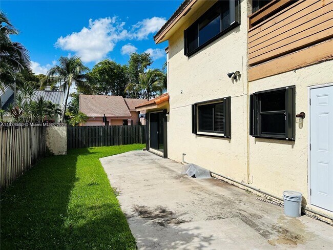 Building Photo - 15038 SW 89th Ter Rd