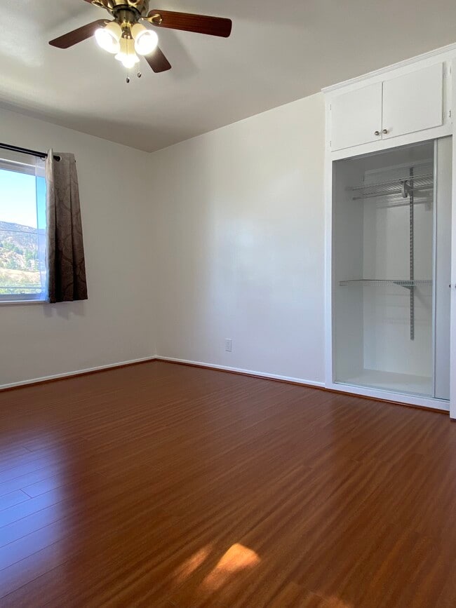 Building Photo - 1820 Verdugo Loma Dr