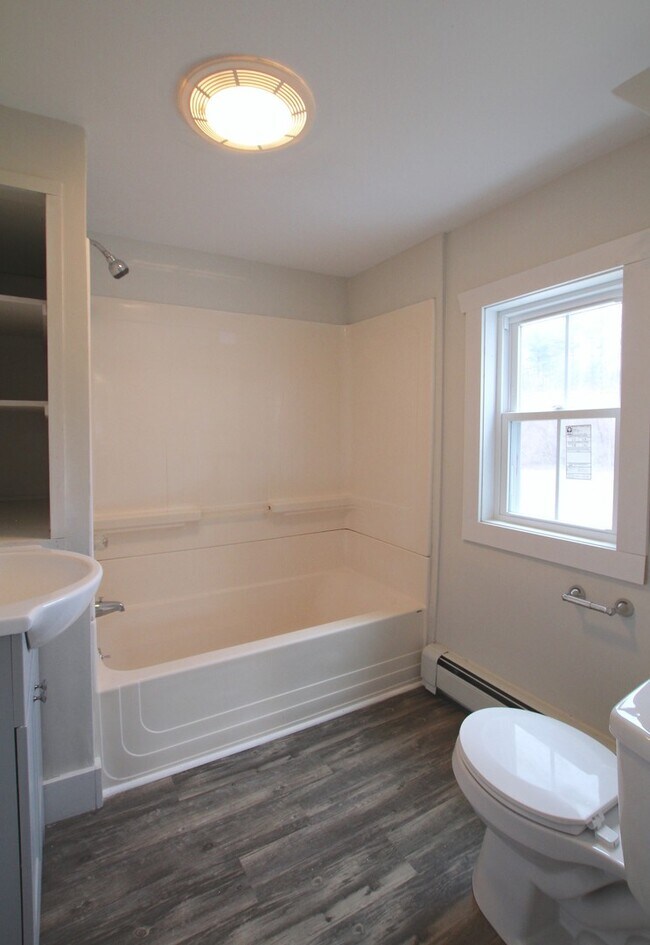 Building Photo - 126 Maxwell Ln