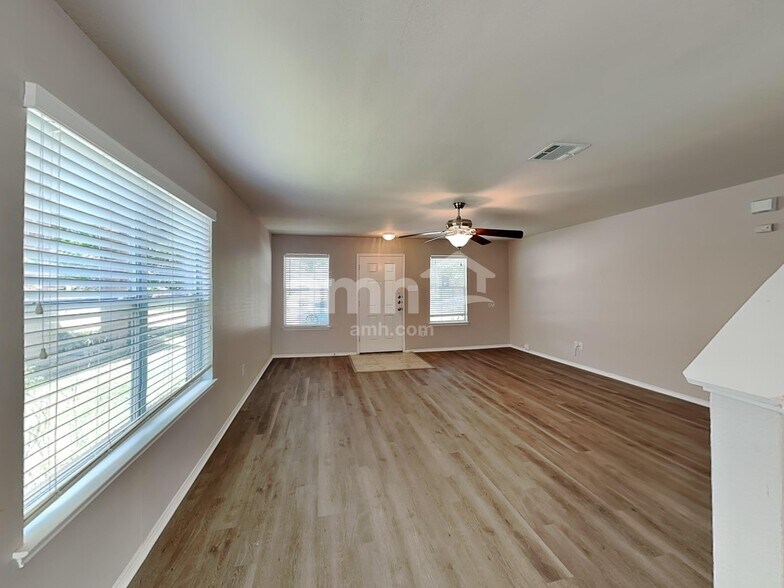 Building Photo - 8517 Gray Shale Dr